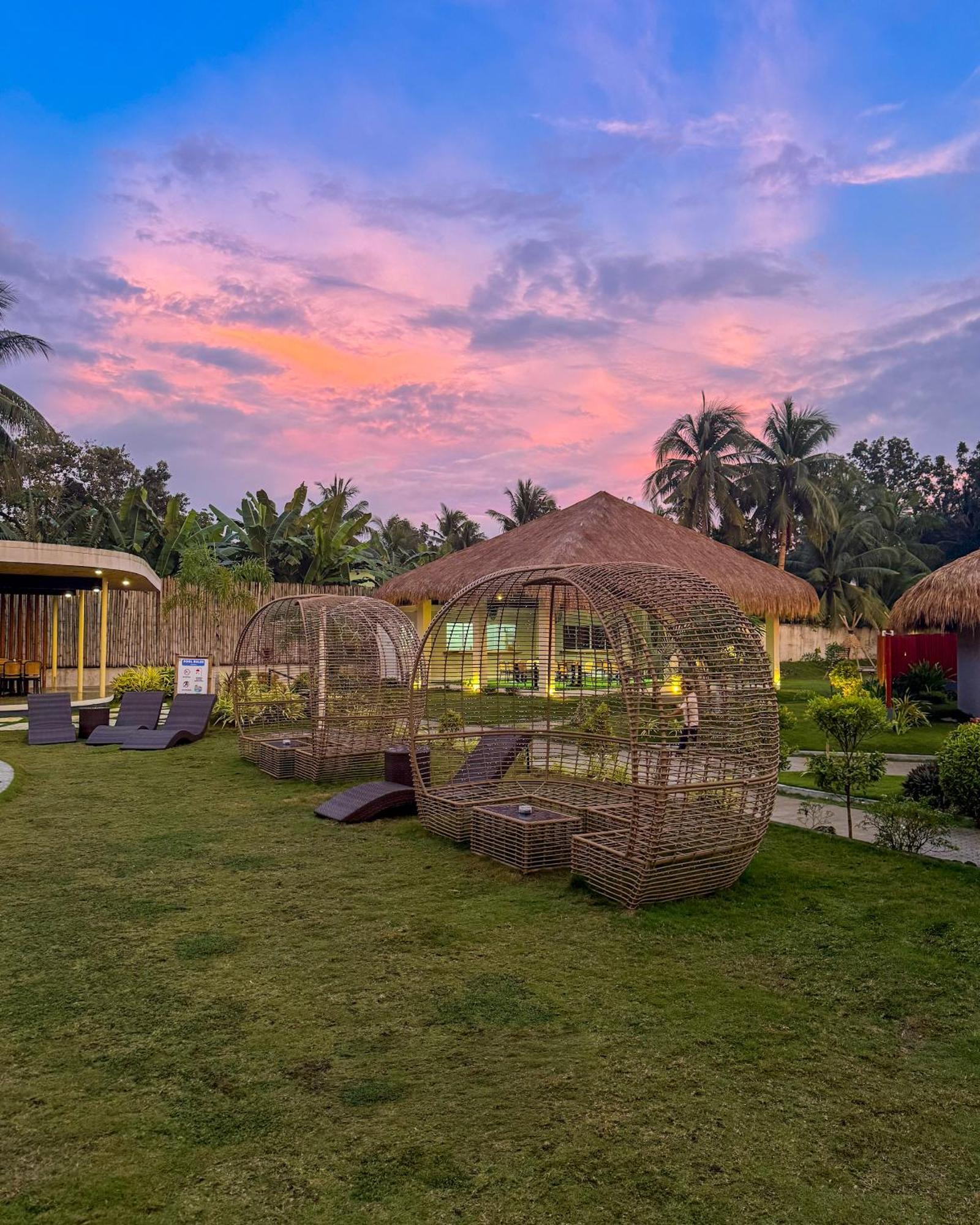 Secret Garden Resort & Villas Panglao Island Biking エクステリア 写真